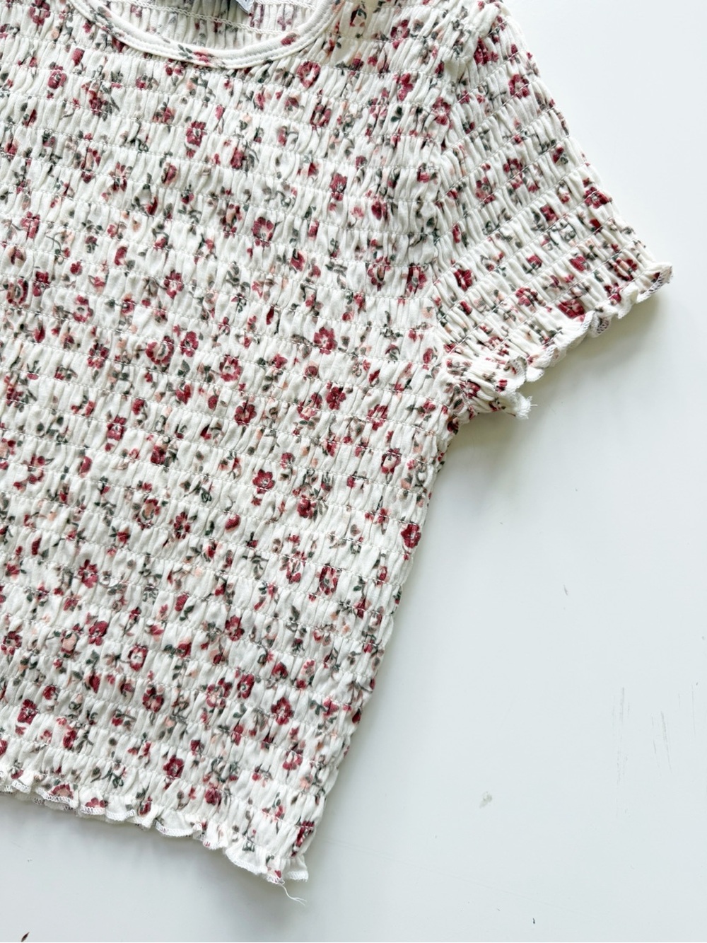 Hollister Smocked Floral Top Size Small - Picture 3 of 6